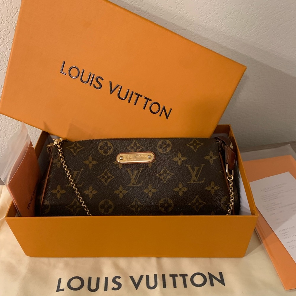 Louis Vuitton Purse. Authentic Louie
